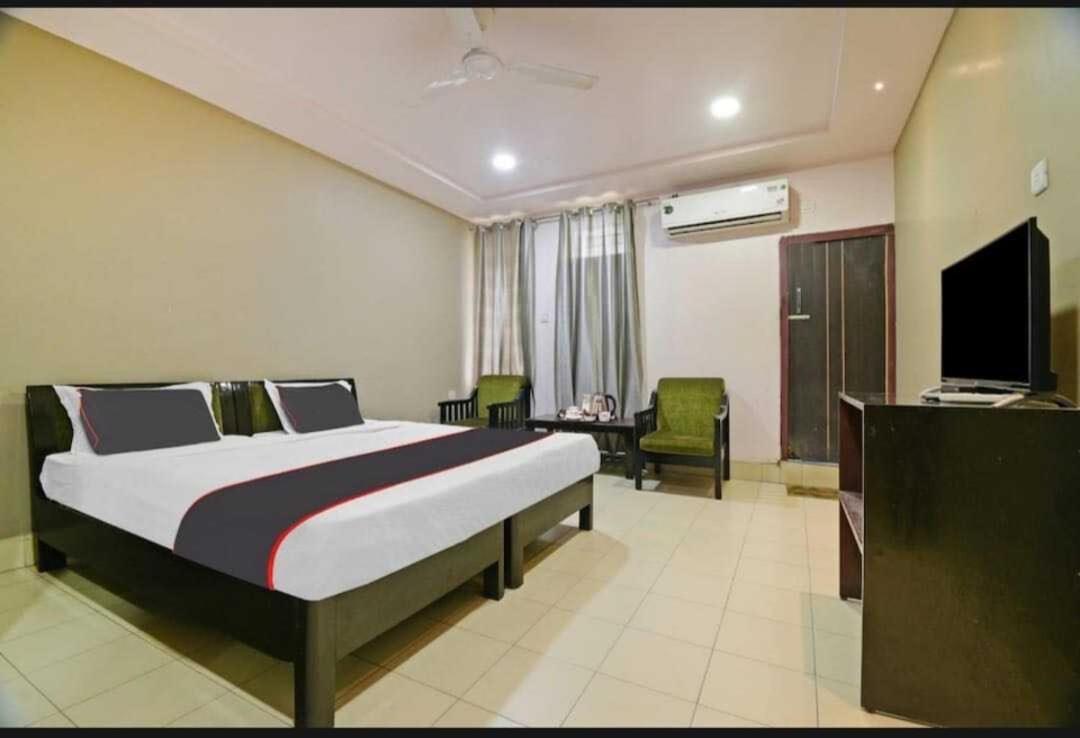 Jorhāt Collection O Megha Resort מראה חיצוני תמונה