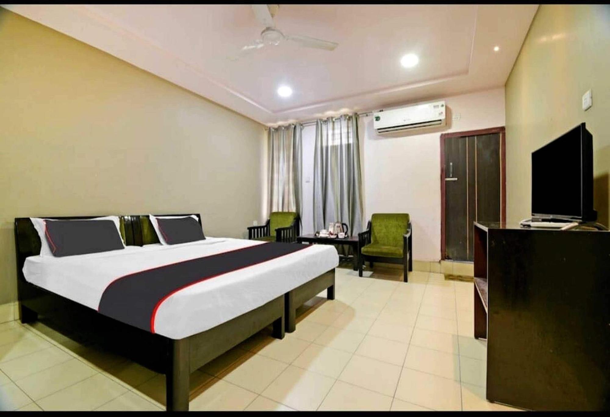Jorhāt Collection O Megha Resort מראה חיצוני תמונה