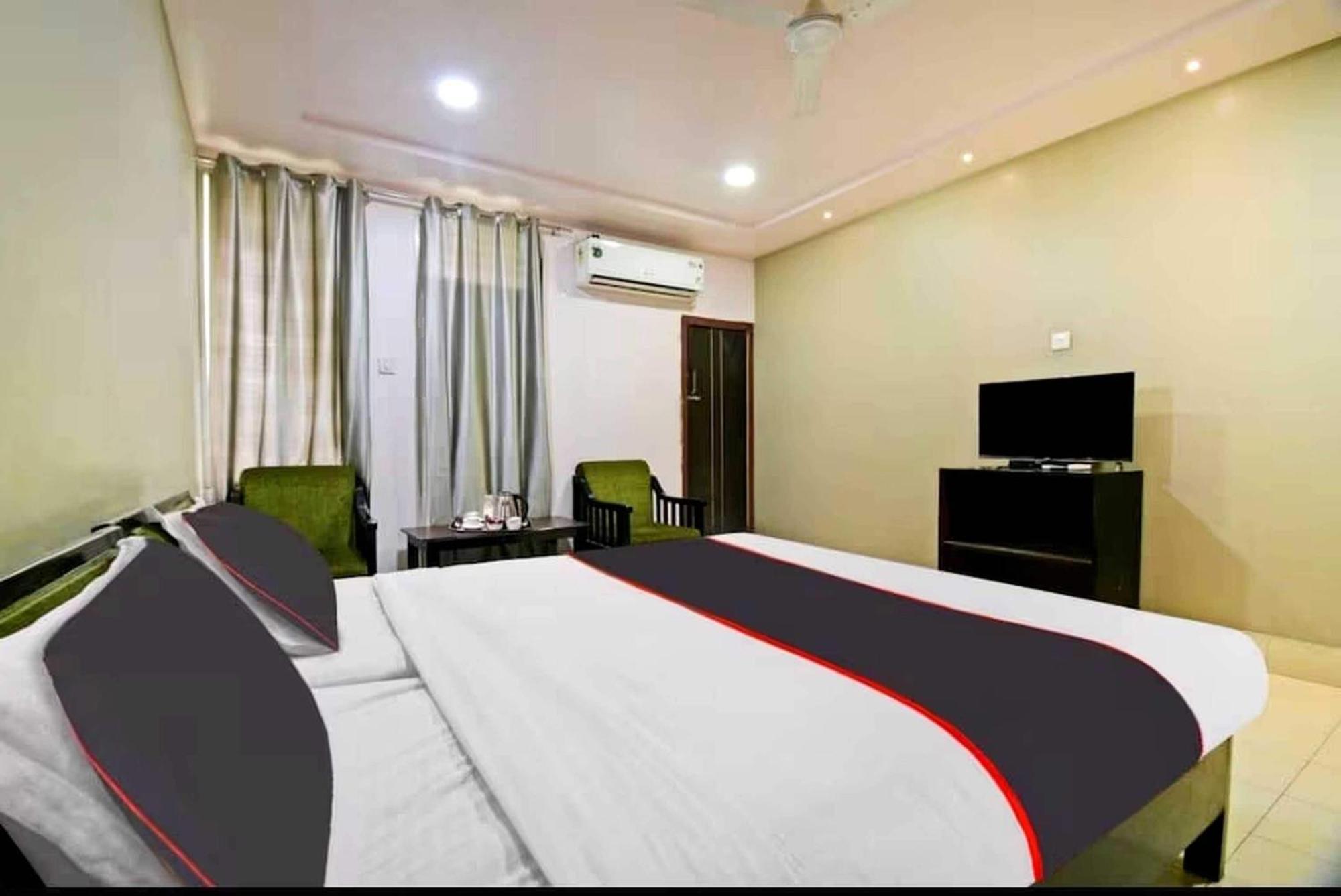Jorhāt Collection O Megha Resort מראה חיצוני תמונה