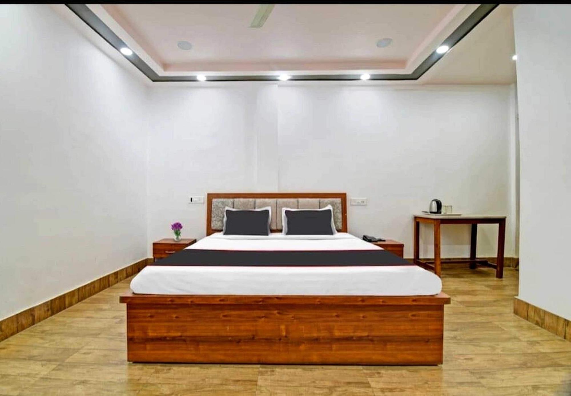 Jorhāt Collection O Megha Resort מראה חיצוני תמונה