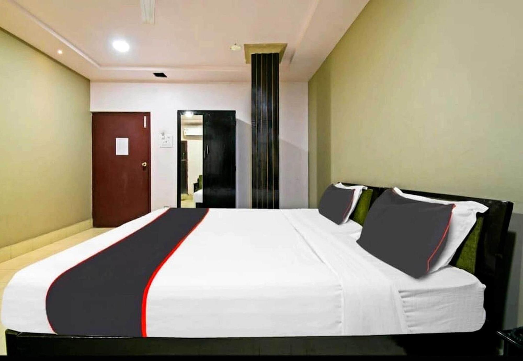 Jorhāt Collection O Megha Resort מראה חיצוני תמונה