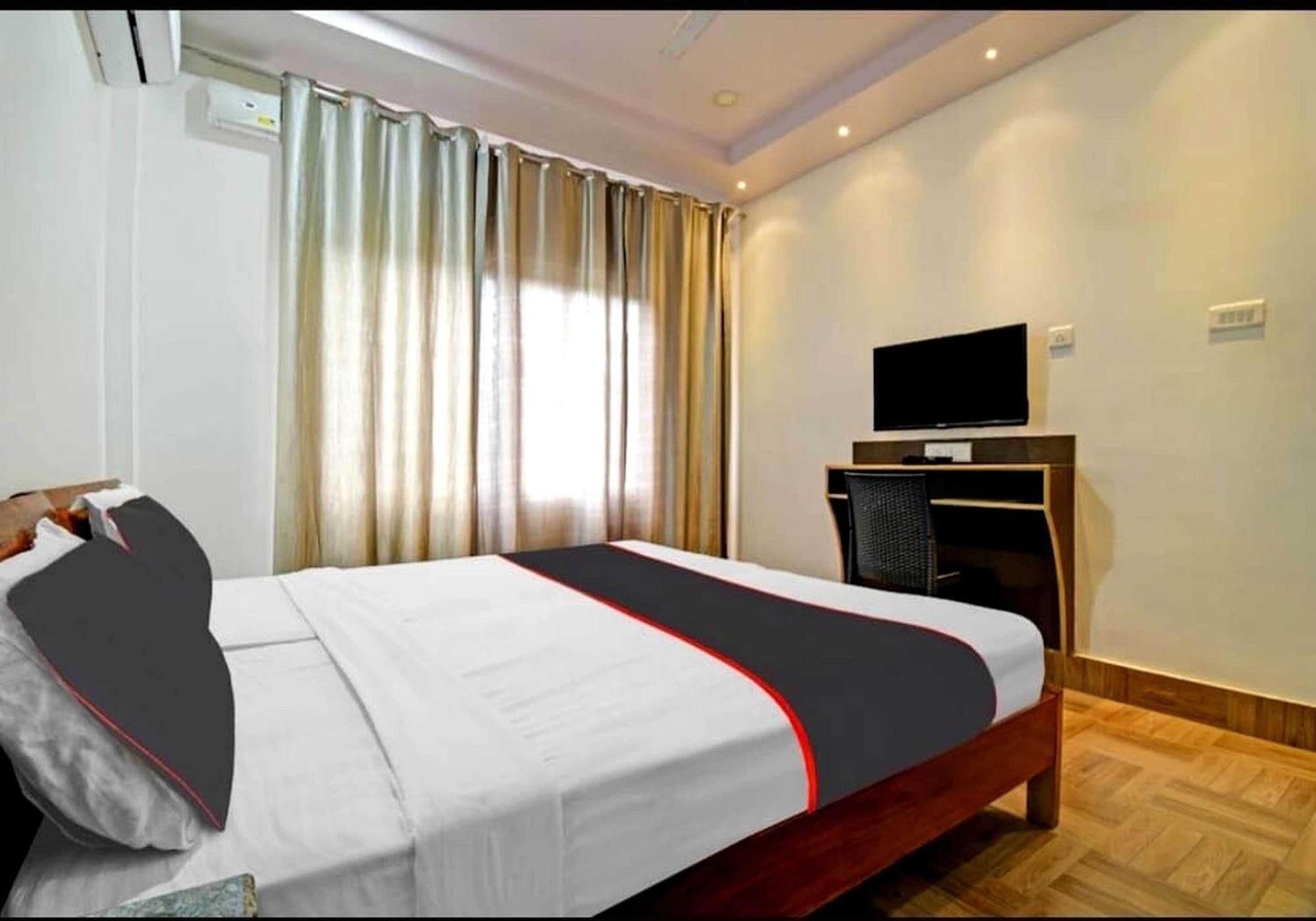 Jorhāt Collection O Megha Resort מראה חיצוני תמונה