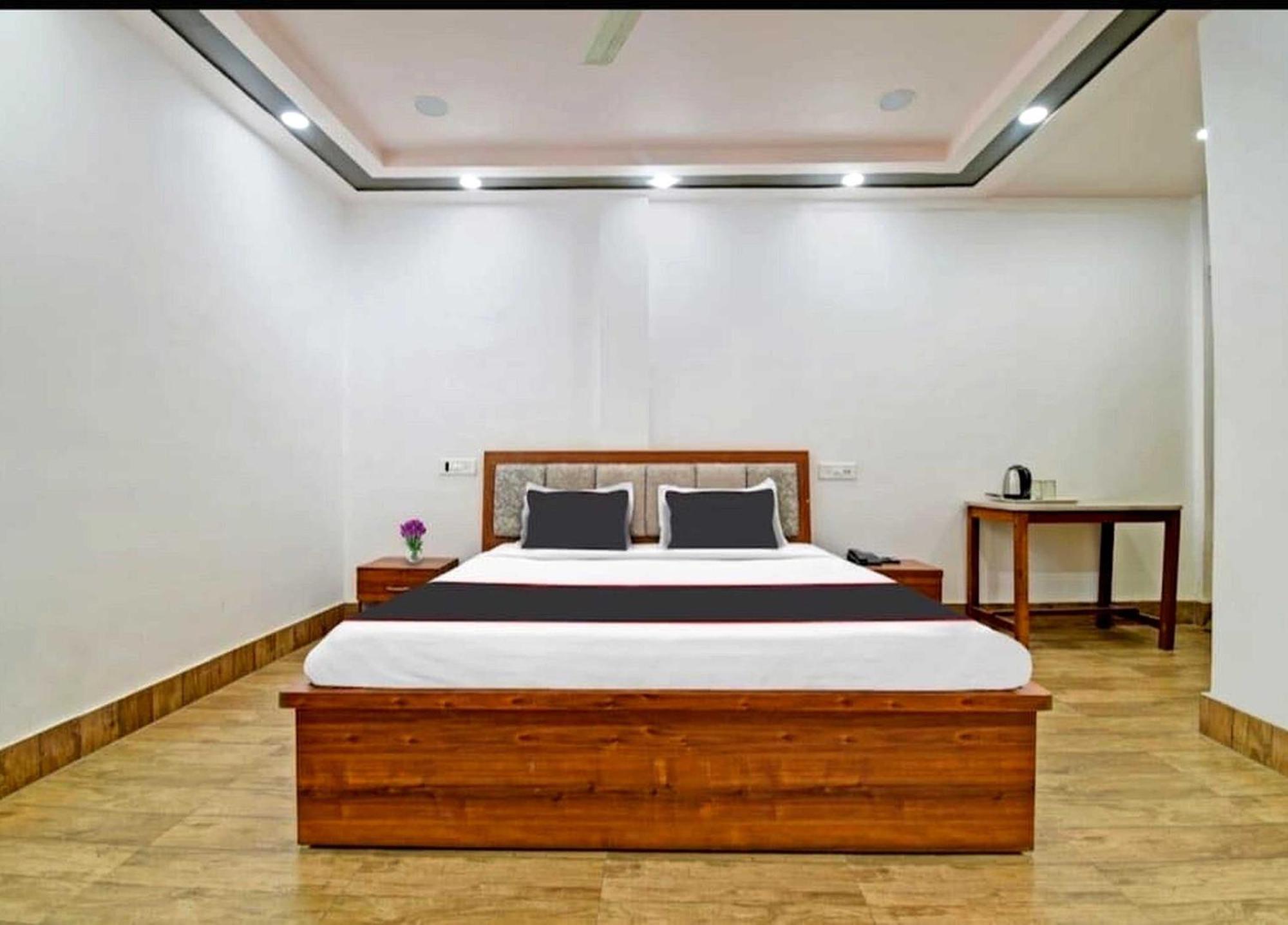 Jorhāt Collection O Megha Resort מראה חיצוני תמונה
