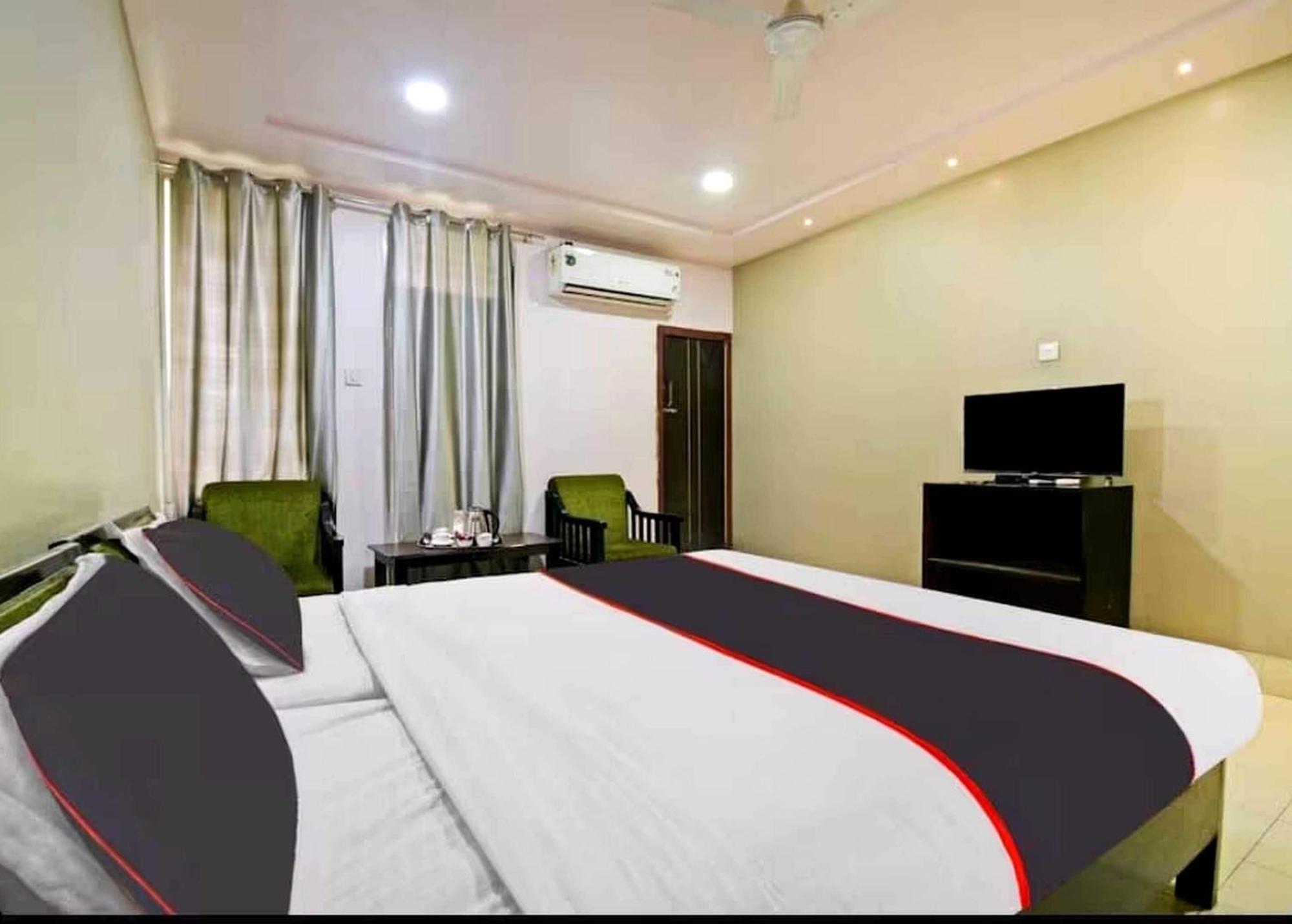 Jorhāt Collection O Megha Resort מראה חיצוני תמונה