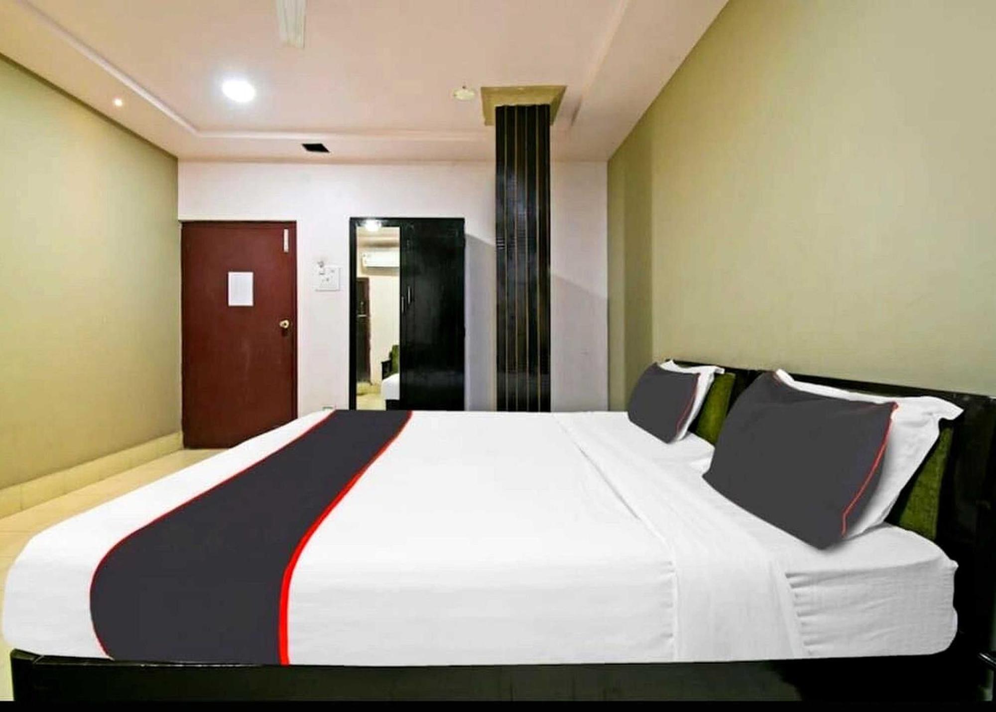 Jorhāt Collection O Megha Resort מראה חיצוני תמונה